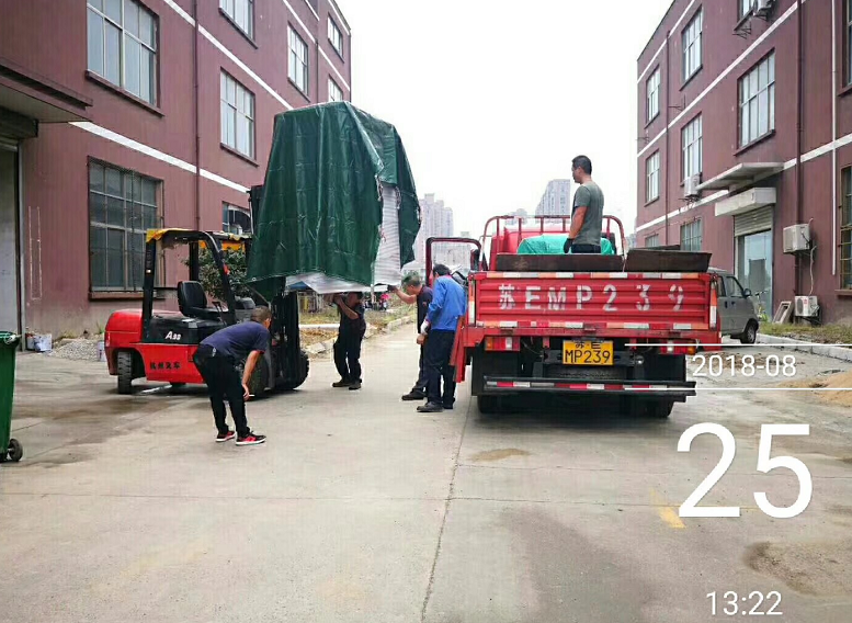 自動(dòng)<a href='http://zbtfhgsb.com' target='_blank'><u>去毛刺機(jī)</u></a>
