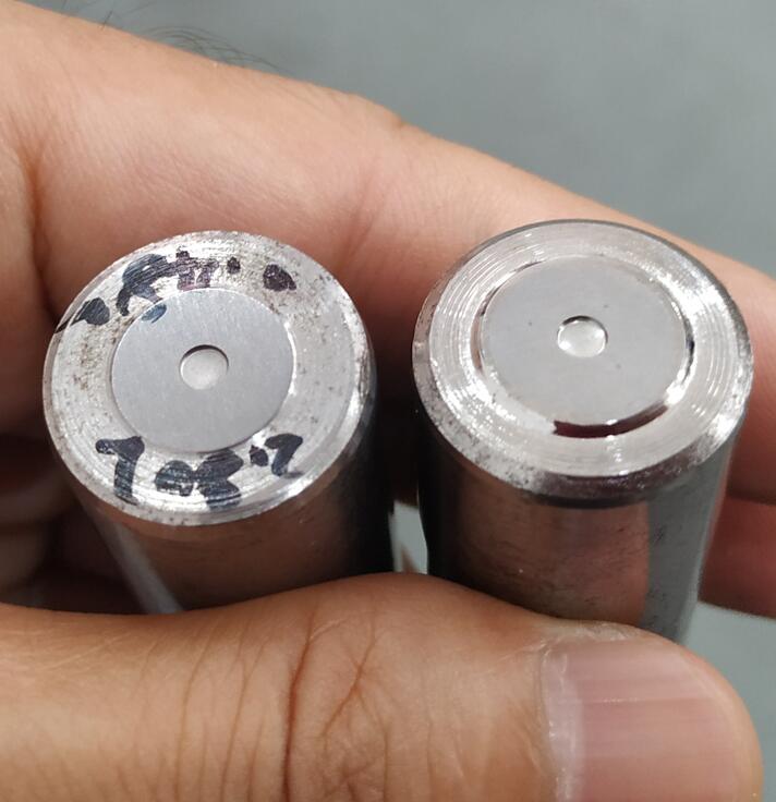  這種盲孔普通流體拋光機(jī)拋不成，得用鏡面噴砂機(jī) 